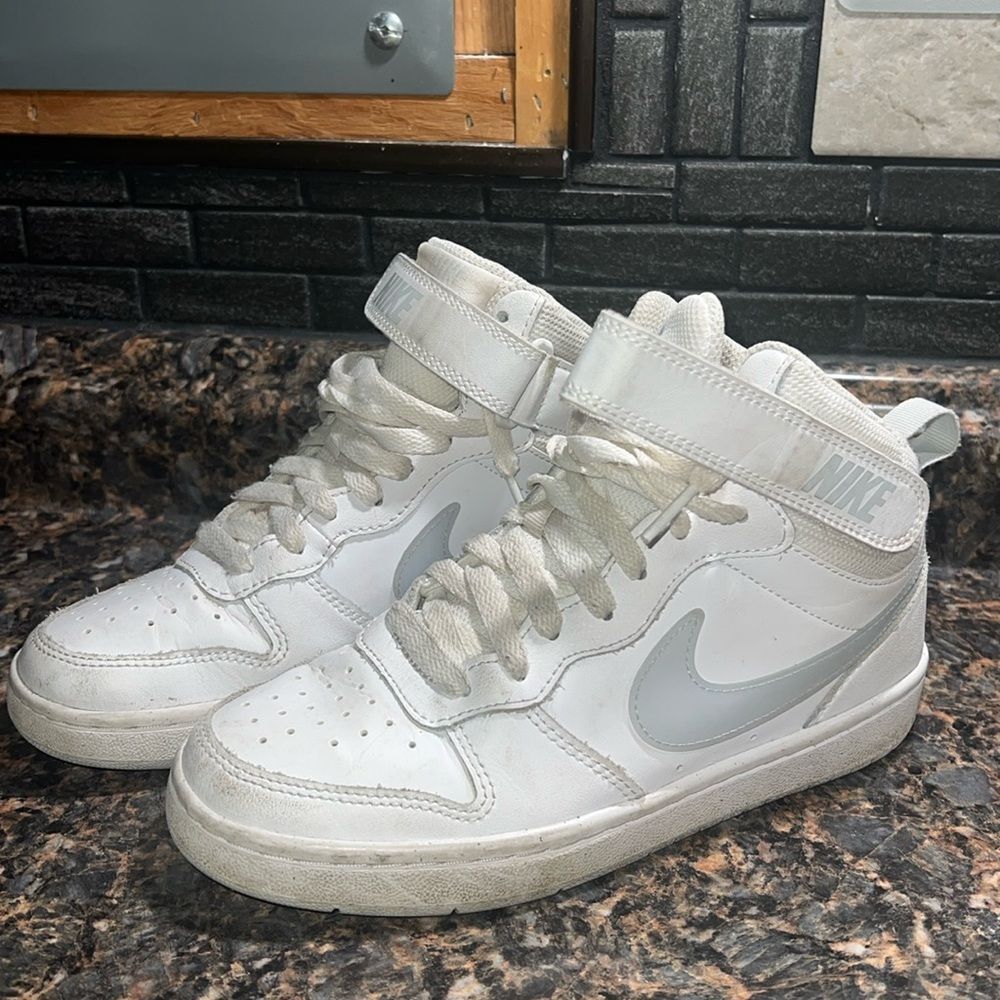 NIKE COURT BOROUGH MID 2 - YOUTH White/Grey size 4